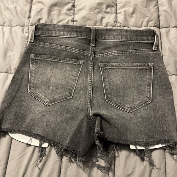 Old Navy distressed shorts - Picture 3 of 3
